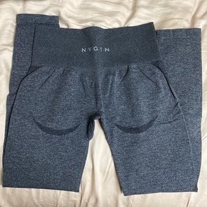 NVGTN GRAY WORK OUT LEGGINGS SIZE MED WORN ONCE. Perfect condition